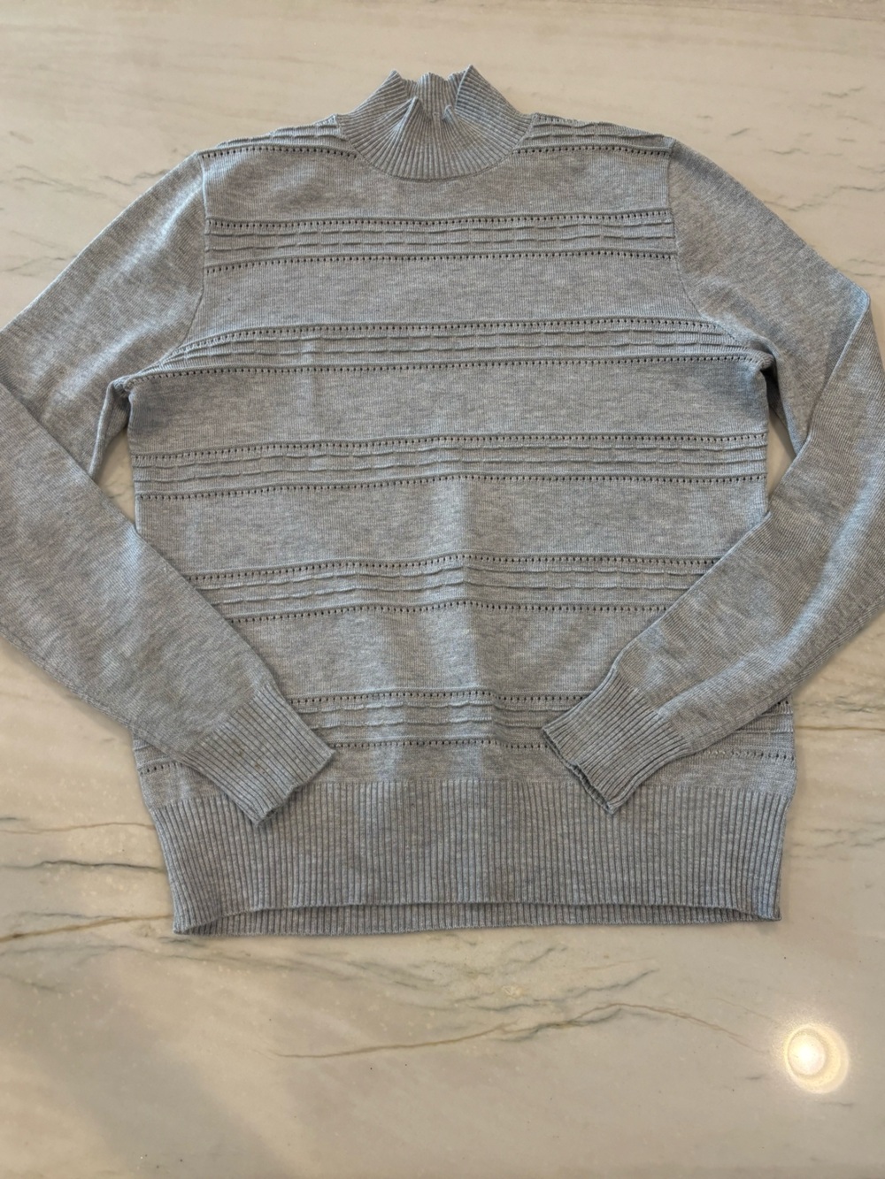 Love Scarlett women’s  Light Gray Textured Mock Neck Sweater small